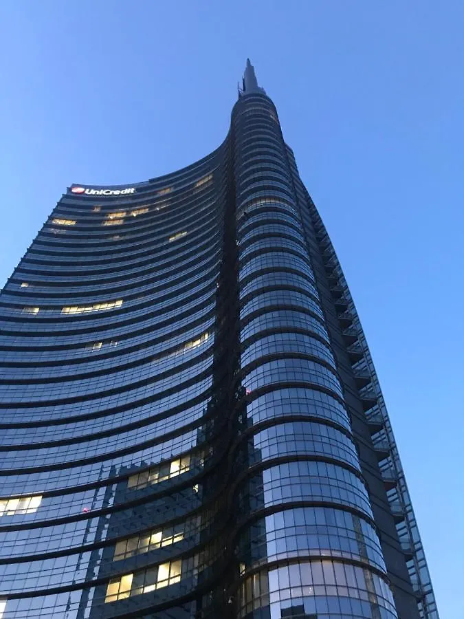 Central/Garibaldi Luxurious Two-Room Apartment. Milano Italien