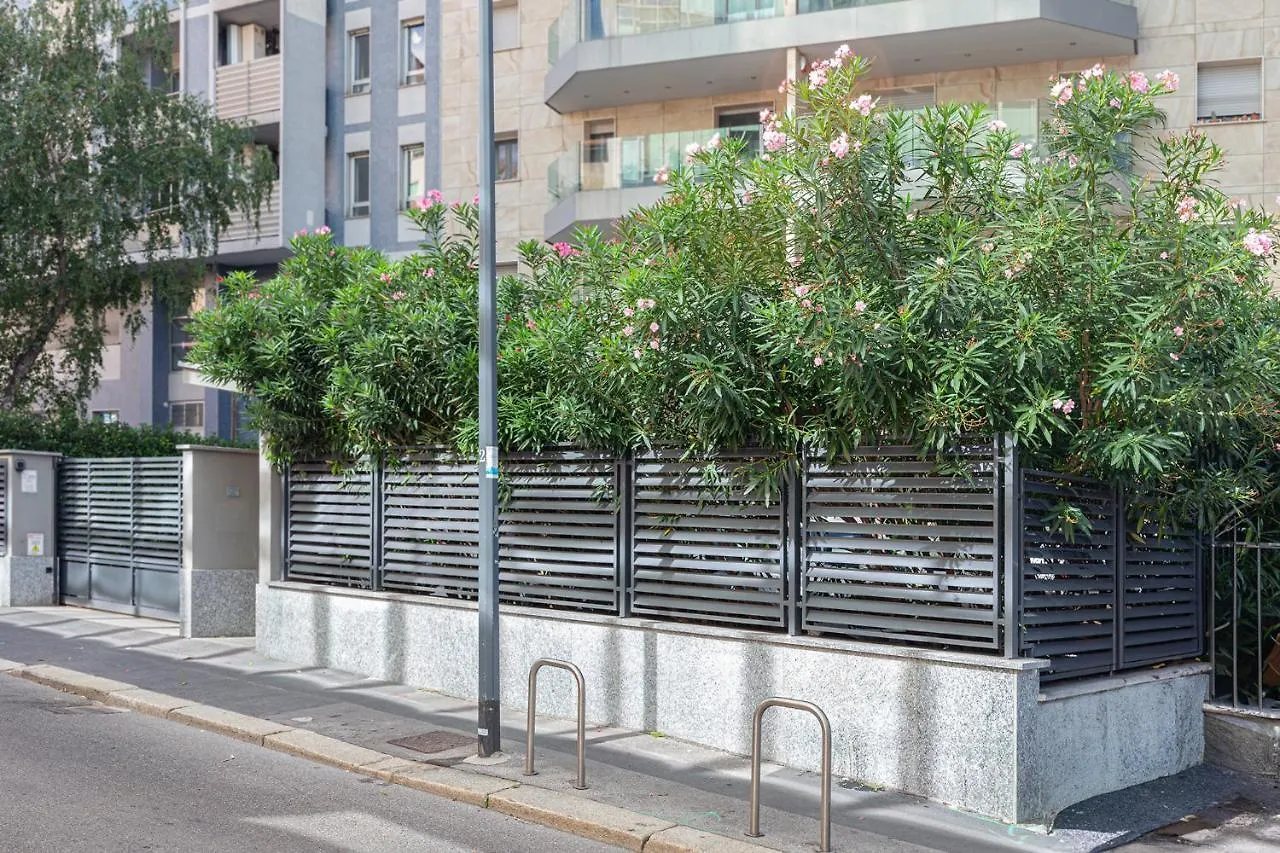 Central/Garibaldi Luxurious Two-Room Apartment. Milano Italien