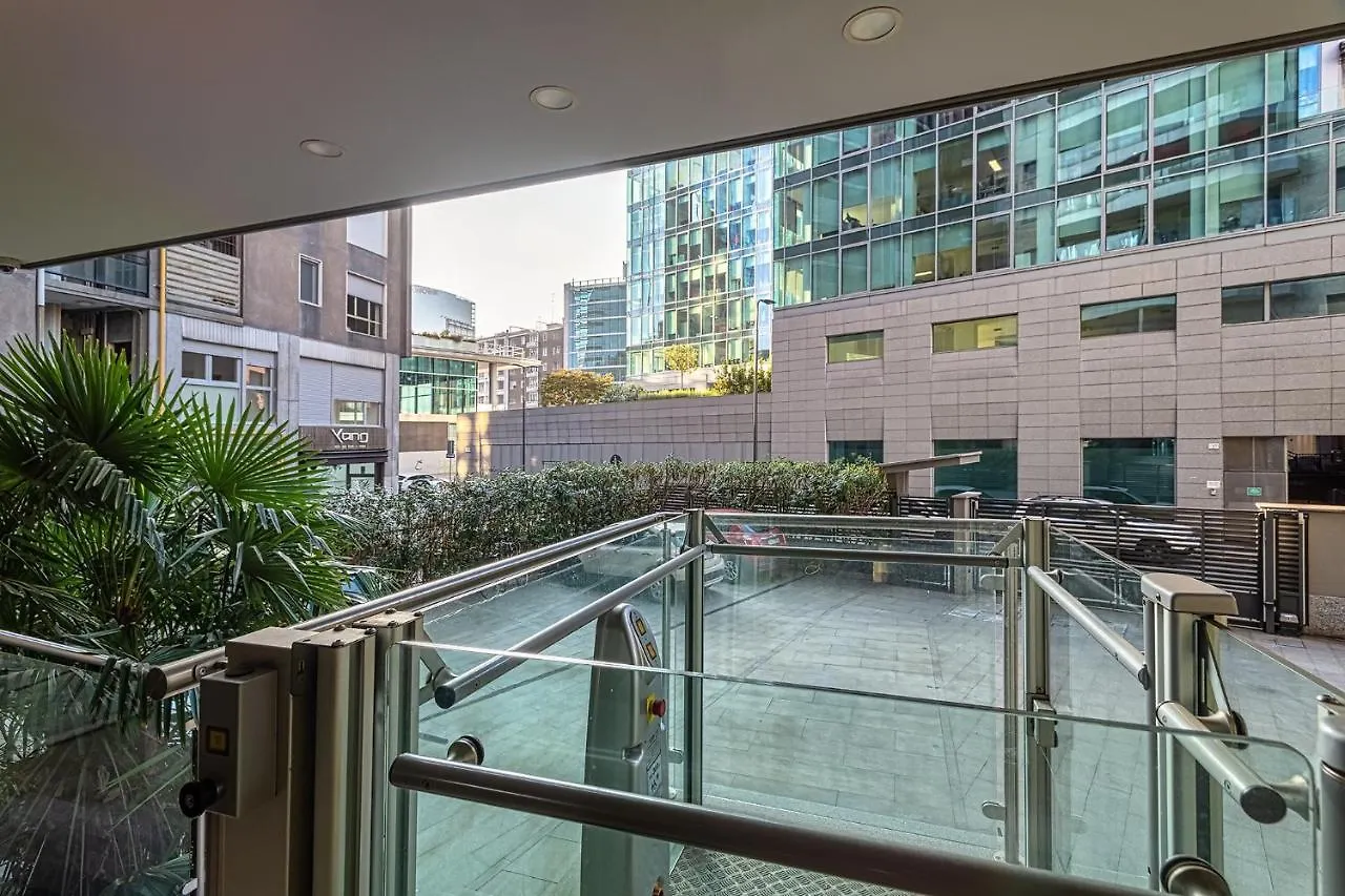 Central/Garibaldi Luxurious Two-Room Apartment. Milan