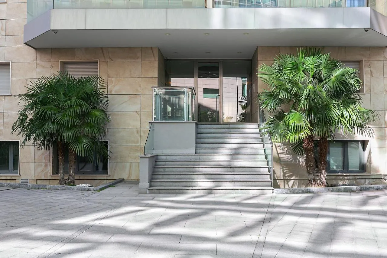 Central/Garibaldi Luxurious Two-Room Apartment. Milan