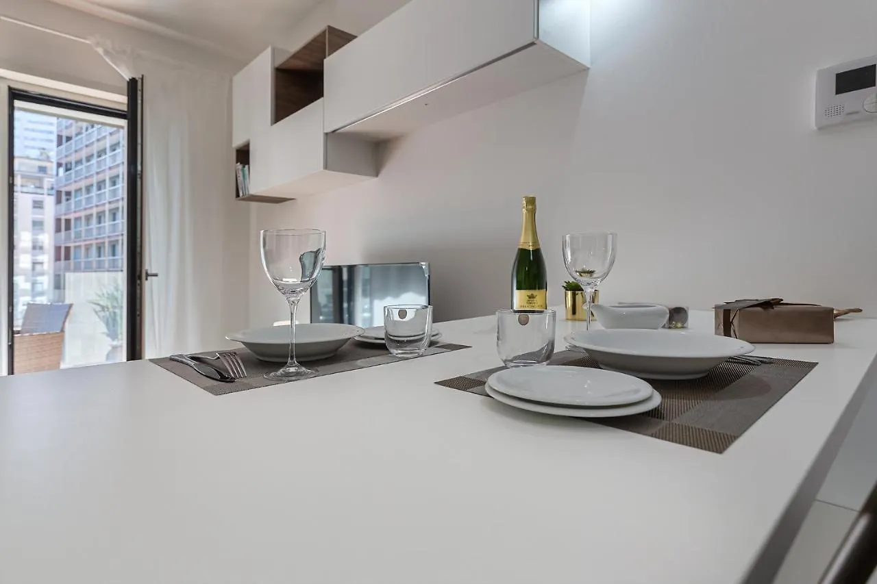 Central/Garibaldi Luxurious Two-Room Apartment. Milan Apartment